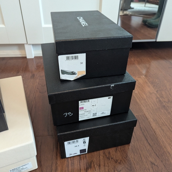 8 Designer boxes and bag - Chanel, Gucci, Toteme, Alexandre Birman - Picture 2 of 5